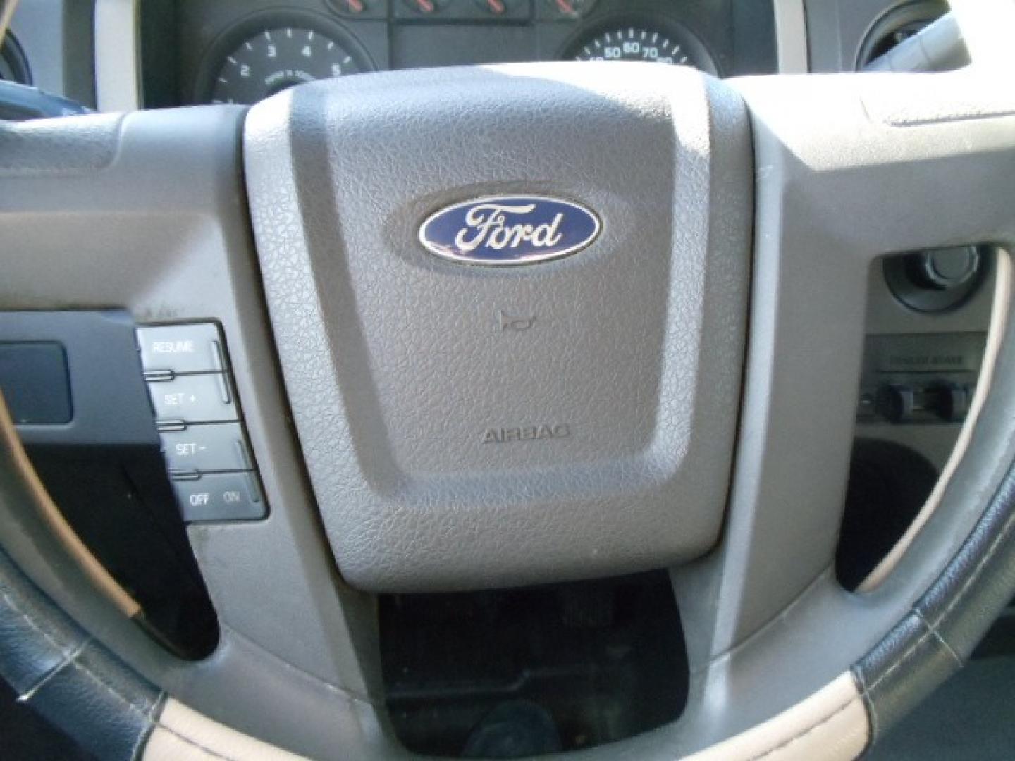 2010 White /Tan Ford F-150 XL (1FTVX1EV2AK) with an 5.4L V8 Gas engine, Automatic transmission, located at 5465 Highway 2 W., Columbia Falls, MT, 59912, (406) 892-4407, 48.352188, -114.240929 - Photo#18